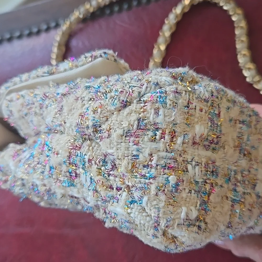 Aldo Quilted Handbag In Biege With Pastel Pink And Blue Accents. - Picture 12 of 16